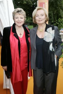 BRISANT BRILLANT Verleihung - Berlin Marie Luise Marjan und Ruth Maria Kubitschek bei der Verleihung des Medienpreises-stock-foto
