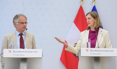 20250716  PK des Finanzministers zu Finanz Online als Arbeitnehmerveranlagung-stock-foto