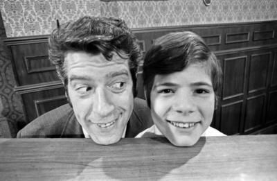 Zwei Niederl?nder unter sich im deutschen Fernsehen: der Showmaster Rudi Carrell und Kinderstar S?nger Heintje in Hambu-stock-foto