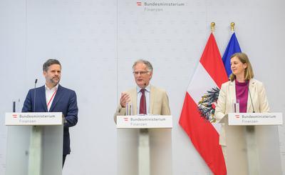 20250716  PK des Finanzministers zu Finanz Online als Arbeitnehmerveranlagung-stock-foto