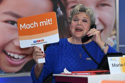 RTL-Spendenmarathon 2021 am 18.11.2021 im EMG Studio 8 in H?rth Marie-Luise Marjan beim RTL-Spendenmarathon 2021 am 18.1-stock-foto
