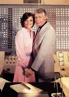 Uschi Glas, Peter Weck Doch Trixi (Uschi Glas) verliebt sich in den Juniorchef Teddy (Peter Weck) und durch eine Erbsch-stock-foto