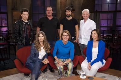 Hintere Reihe von links: Michael Patrick KELLY, Paddy, Saenger, Hein SIMONS, Heintje, Saenger, Thomas BROICH, Fussballs-stock-photo
