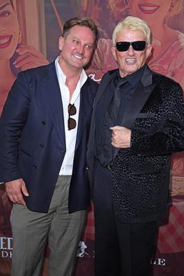 Adriano Hess, Heino (Heinz Georg Kramm) beim Casa Bellucci Summer Terrace Grand Opening am Kurf?rstendamm in Berlin am 1-stock-foto