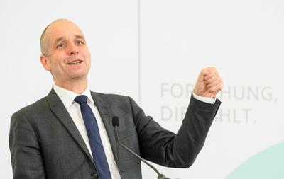 20250717 PK des IHS - Mittelfristige Konjunkturprognose 2025 bis 2029-stock-foto
