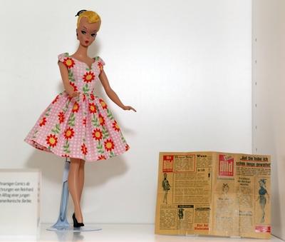 Bild Lillie in der Ausstellung Body Talks 100 Jahre BH in Frankfurt am Main Foto vom 08 10 14-stock-photo