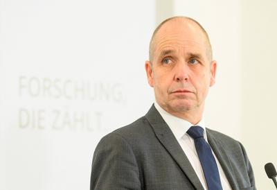 20250717 PK des IHS - Mittelfristige Konjunkturprognose 2025 bis 2029-stock-foto