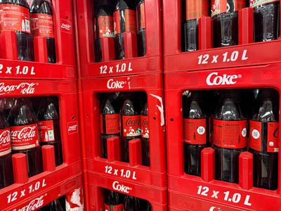 Coca-Cola Kasten Coke Getr?nke *** Coca Cola crate Coke drinks Copyright: xmix1pressx-stock-foto