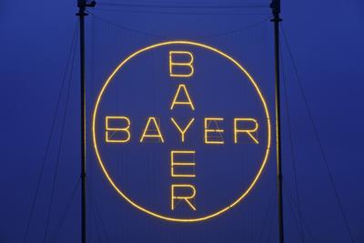 LEV_Bayer-Kreuz_Nacht_02.tif-stock-foto