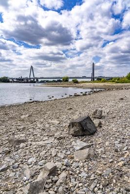 Niedrigwasser Rhein-stock-foto