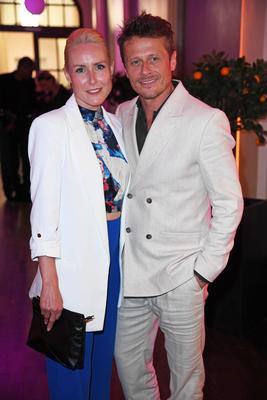 Roman Knizka mit Freundin Franziska Hippe bei PEEM?LLERS HEIMAT-TALK im Humboldt Carre in Berlin am 17.07.2025 *** Roman-stock-foto