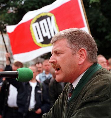 NPD Aufmarsch 11.07.1998, Chemnitz, Neonazis, NPD-Demonstration NPD Chef Udo Voigt *** NPD march 11 07 1998, Chemnitz, n-stock-foto
