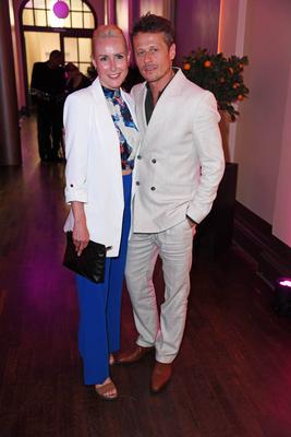 Roman Knizka mit Freundin Franziska Hippe bei PEEM?LLERS HEIMAT-TALK im Humboldt Carre in Berlin am 17.07.2025 *** Roman-stock-foto