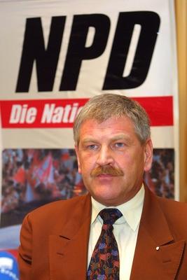 Foto: Henry H. Herrmann  Thema: Pressekonferenz zum NDP Verbotsantrag mit Udo Voigt (NPD Parteivorsitzender) *** Photo H-stock-foto