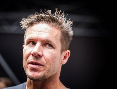 Bildnummer: 59956045  Datum: 03.07.2013  Copyright: imago/Eibner28.06.2013, Fliegerhorst Hinterstoisser, Zeltweg, AUT, Felix Baumgartner, im Bild AUT, Felix Baumgartner w?hrend der Airpower 13 // AUT, Felix Baumgartner during the Airpower 13 Air show on the Air Base Hinterstoisser, Zeltweg, Austria on 2013/06/28, People Entertainment Pressetermin Extremsport xdp x0x 2013 quer Aircraft Airpower 13 Army Bundesheer Extremsportler Flugger?te Flugshow Luftfahrt Military Mission to the Edge of the Space Portrait Red Bull Stratos Streitkr?fte Veranstaltung air show austria aviation event ?sterreich  59956045 Date 03 07 2013 Copyright Imago Eibner 28 06 2013 Air base Hinterstoisser Zeltweg AUT Felix Baumgartner in Picture AUT Felix Baumgartner during the Airpower 13 AUT Felix Baumgartner during The Airpower 13 Air Show ON The Air Base Hinterstoisser Zeltweg Austria ON 2013 06 28 Celebrities Entertainment Press call Extreme sports XDP x0x 2013 horizontal Aircraft Airpower 13 Army Federal army Extreme sports Aircraft Air show Aviation Military Mission to The Edge of The Space Portrait Red Bull Stratos Armed forces Event Air Show Austria Aviation Event Austria-stock-foto