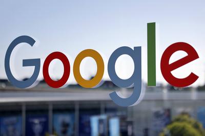 Das Logo des Suchmaschinen-Anbieters Google auf der Gamescom 2022 in der K?lner Messe. Die Gamescom in K?ln ist die welt-stock-foto