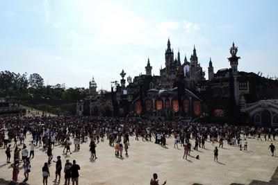 RECORD DATE NOT STATED Public arrives for the last day of Tomorrowland Brazil Itu(SP), 10/13/2024 - ENTERTAINMENT / FEST-stock-photo