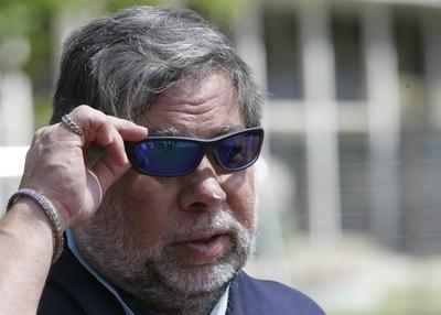 Der Mitbegruender der Apple Computers Steve Wozniak schaut am Freitag 17 Juli 2009 in Koeln bei d-stock-photo