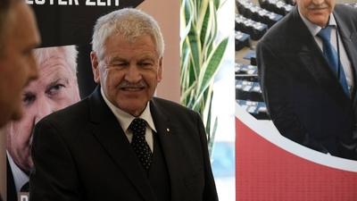 17 11 2018 xkhx B?dingen NPD in B?dingen Wetterau in der Willi Zinkmann Halle Europa Parteitag-stock-foto