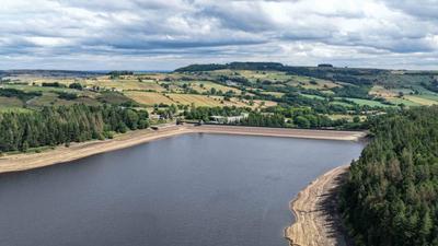 United Kingdom reservoir levels drop as the summer drought continues-stock-foto