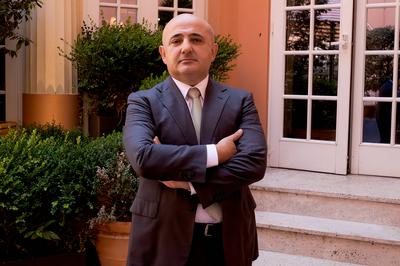 Azerbaijan's sovereign wealth fund buys 49% of Enfinity Global in Italy-stock-foto