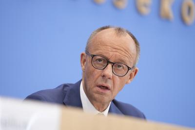 Sommerpressekonferenz Bundeskanzler Merz-stock-foto