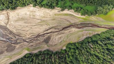 United Kingdom reservoir levels drop as the summer drought continues-stock-foto