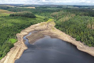 United Kingdom reservoir levels drop as the summer drought continues-stock-foto