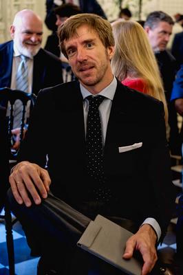 Azerbaijan's sovereign wealth fund buys 49% of Enfinity Global in Italy-stock-foto