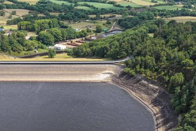United Kingdom reservoir levels drop as the summer drought continues-stock-foto
