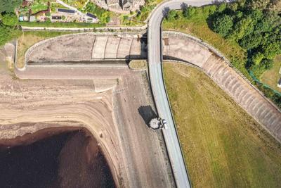 United Kingdom reservoir levels drop as the summer drought continues-stock-foto