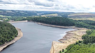 United Kingdom reservoir levels drop as the summer drought continues-stock-foto