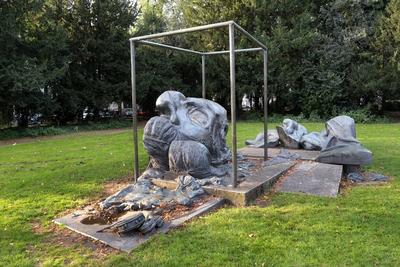 Heinrich-Heine-Denkmal, Duesseldorf Das Heinrich-Heine-Denkmal des Kuenstlers Bert Gerresheim am Schwanenmarkt in Duesse-stock-foto