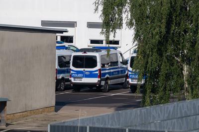 Schkeuditz - Deutschland schiebt mehrere Afghanen ab! Abschiebe-Flieger startet von Flughafen Leipzig/Halle-stock-foto