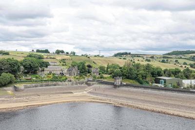 United Kingdom reservoir levels drop as the summer drought continues-stock-foto