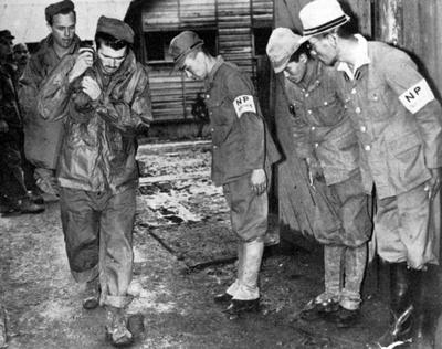 Japan: Post World War II, uniformed Japanese bow to their American conquerors. On 6 August and 9 August, 1945, the USA d-stock-foto