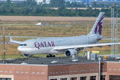 Schkeuditz - Deutschland schiebt mehrere Afghanen ab! Abschiebe-Flieger startet von Flughafen Leipzig/Halle-stock-foto