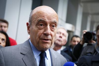 Bilder des Tages Wahlkampf Frankreich Alain Juppe in La Defense Alain Juppe NEWS Visite d Alain J-stock-foto