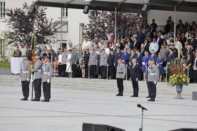 Deutschland, Berlin, Feierliches Gel?bnis von rund 250 Rekrutinnen und Rekruten der Bundeswehr anl?sslich des 81. Jahres-stock-foto