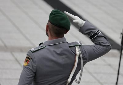 Deutschland, Berlin, Feierliches Gel?bnis von rund 250 Rekrutinnen und Rekruten der Bundeswehr anl?sslich des 81. Jahres-stock-foto