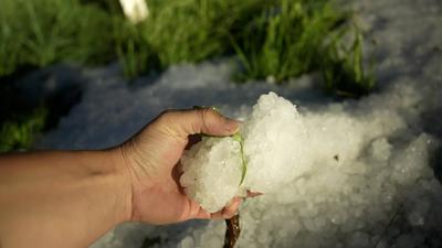 Heftige Gewitter, Unwetter und Hagelschlag beendeten am Sonntagnachmittag das Sommerwetter in Deutschland. In S?ddeutsch-stock-foto