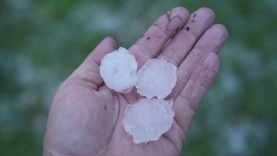 Heftige Gewitter, Unwetter und Hagelschlag beendeten am Sonntagnachmittag das Sommerwetter in Deutschland. In S?ddeutsch-stock-foto