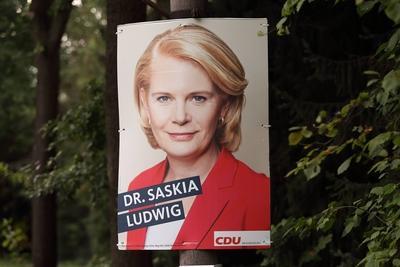 Wahlplakat der CDU mit Landtagskandidatin Saskia Ludwig f?r die Landtagswahl in Brandenburg Pots-stock-foto