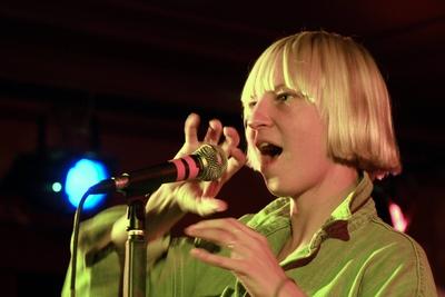 8/ Konzert: Sia Kate Isobelle Furler (Gesang), im Berliner Roter Salon, S?ngerin, Singer-Songwriter, elektro, Musik Berl-stock-photo