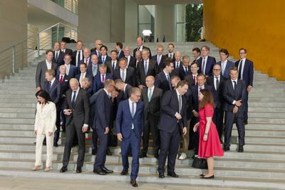 Gruppenbild Made For Germany mit Kanzler-stock-foto