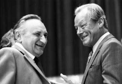 Wahlparteitag der SPD 1980 DEU, Deutschland, Essen: Wahlparteitag der SPD am 09.06.1980 in Essen. Egon Bahr, Willy Bran-stock-foto