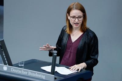 174. Bundestagssitzung am 11.09.2020 in Berlin Aktuell, 11.09.2020, Berlin Ronja Kemmer im Portrait bei ihrer Rede zum-stock-foto