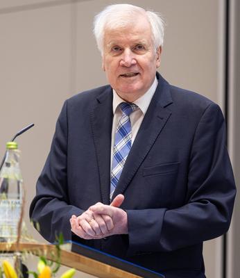 Verleihung der Ehrendoktorw?rde der Medizinischen Fakult?t der Universit?t Augsburg an Ministerpr?sident a.D. Horst Seehofer-stock-foto