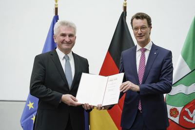 Ernennung der Ministerinnen und Minister der Landesregierung NRW und erste Sitzung des Landeskabinett Aktuell, 28.10.20-stock-foto