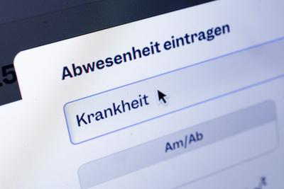 Krankmeldung auf Arbeit-stock-foto